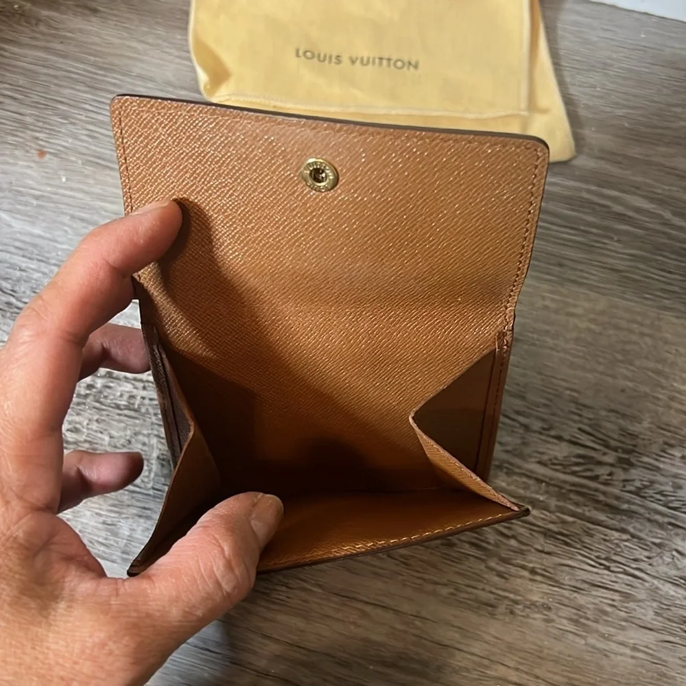 Pre loved authentic LV tri fold short wallet - Picture 4 of 8